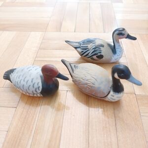 3 vintage Hong Kong plastic miniature duck decoy figures